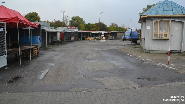 Zniszczone i nieremontowane od lat kołobrzeskie targowisko za rok zmieni się nie do poznania - deklarują kołobrzescy urzędnicy.