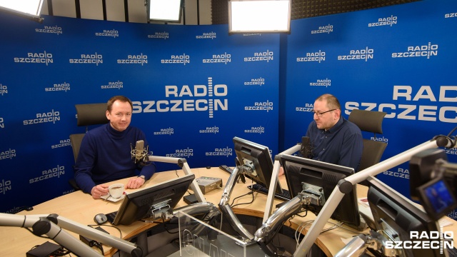 Parlament Europejski nie ma żadnych kompetencji, aby zajmować się sytuacją wewnętrzną Polski - stwierdził w Rozmowach pod krawatem polityk PO Arkadiusz Litwiński.
