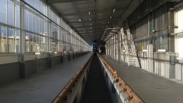 Ma kilkaset metrów długości i mieści dwa pociągi - mowa o nowej hali Przewozów Regionalnych, która we wtorek została oddana do użytku.