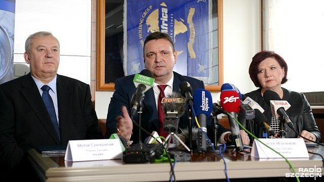 Pięciu członków załogi statku Szafir, porwanych przez nigeryjskich piratów, jest już w domach. W środę po godzinie 8 wylądowali na lotnisku w Hamburgu, z dala od kamer i mikrofonów dziennikarzy.