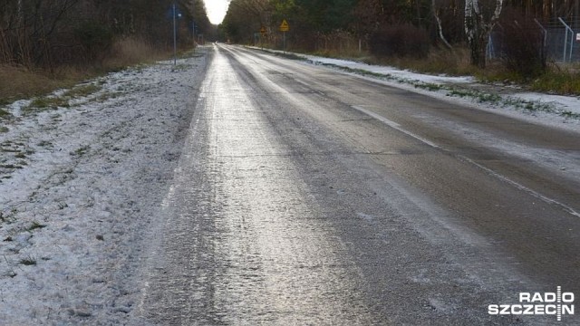 Jedna osoba ranna w wypadku do na autostradzie A6 w okolicy Radziszewa. Na pasie w kierunku Kołbaskowa zderzyły się dwa samochody osobowe.