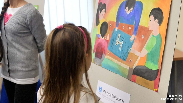 W Sejmiku Województwa Zachodniopomorskiego odbyło się wręczenie nagród w konkursie Jak spędzam wspólnie czas z rodziną. Za pokazanie co robią z bliskimi, młodzi otrzymali m.in. rowery, aparaty fotograficzne oraz vouchery na wyjazd do ośrodka wypoczynkowego.