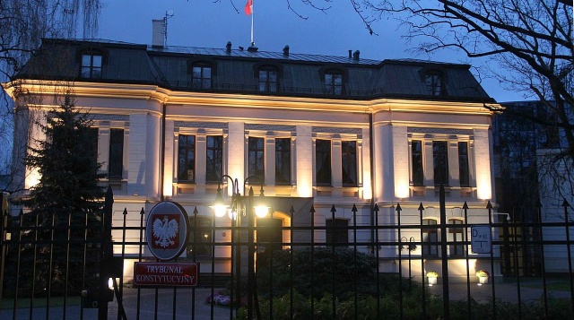 Luka w systemie prawa pozwala ignorowanie orzeczeń Trybunału Konstytucyjnego - mówił w rozmowie z reporterem Radia Szczecin profesor prawa Andrzej Bałaban.