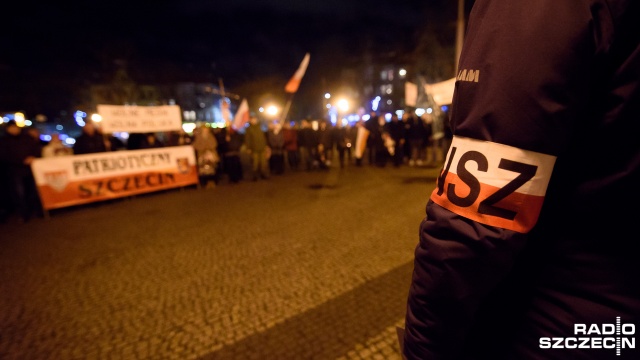 Przypomnieli o wprowadzeniu w Polsce przed 34 laty stanu wojennego i uczcili jego ofiary. Blisko 100 osób wzięło udział w pikiecie antykomunistycznej na Placu Grunwaldzkim w Szczecinie.