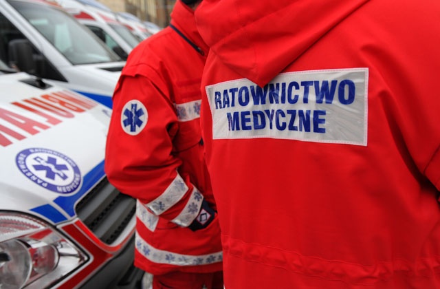 Potrącenie w alei Wyzwolenia przy placu Witosa w Szczecinie. Kierowca Cinquecento potrącił przechodzącą przez jezdnię kobietę.