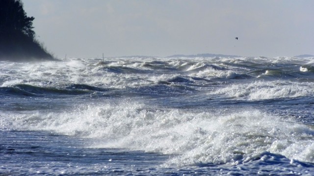 Świat zaczyna rozumieć, że zmierza ku klimatycznej zagładzie - tak ustalenia szczytu klimatycznego ONZ w Paryżu oceniają eksperci magazynu Radio Szczecin na Wieczór.