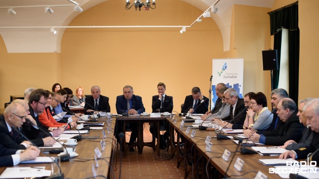 Musimy porozmawiać o przyszłości firm - mówił w środę na pierwszym spotkaniu Wojewódzkiej Rady Dialogu Społecznego Edward Osina, prezes Calbudu.