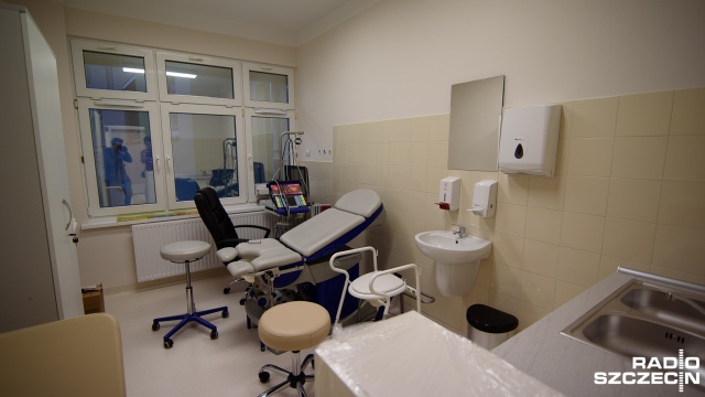 Do szpitala w Zdrojach przeniesiono oddział nefrologii i ostrych zatruć oraz pediatryczny gastroenterologii ze szpitala przy Św. Wojciecha. Dzięki temu dzieci mają znaleźć tam kompleksową pomoc. Zdroje budują ośrodek leczenia dla dzieci.