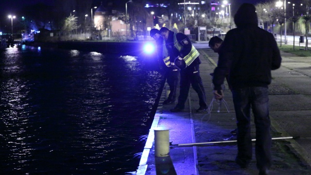 Policja wyjaśnia okoliczności śmierci kobiety, której ciało znaleziono w świnoujskim porcie.