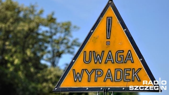 Utrudnienia na S6. Trzy kilometry od Nowogardu czołowo zderzyły się dwa samochody.