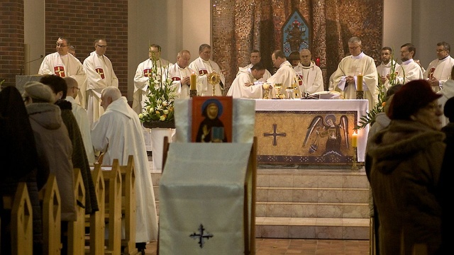 Dokładnie 25 lat temu w Szczecinie powstała parafia dominikanów. Ówczesny biskup diecezji Kazimierz Majdański sprowadził zakonników i powierzył prowadzenie parafii.