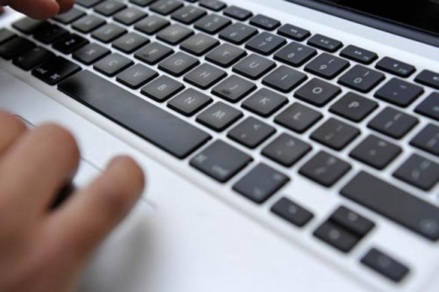 Zalando da pracę 150 osobom pod Szczecinem. Niemiecki potentat handlu internetowego stworzy na początku przyszłego roku centrum obsługi zwrotów w Goleniowskim Parku Przemysłowym - pisze portal szczecinbizes.pl.