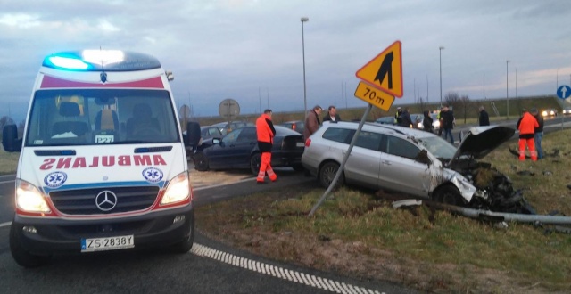 Kolizja na starej dziesiątce pod Stargardem, między Zieleniewem a Morzyczynem. W sobotę przed godz. 16 zderzyły się tam dwa samochody osobowe.