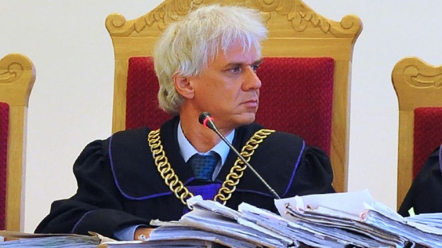 Nowelizacja ustawy o Trybunale Konstytucyjnym podpisana przez prezydenta. Zdaniem Andrzeja Dudy nowe prawo wzmocni rolę Trybunału. Odmiennego zdania jest prezes Stowarzyszenia Sędziów Polskich Iustitia.