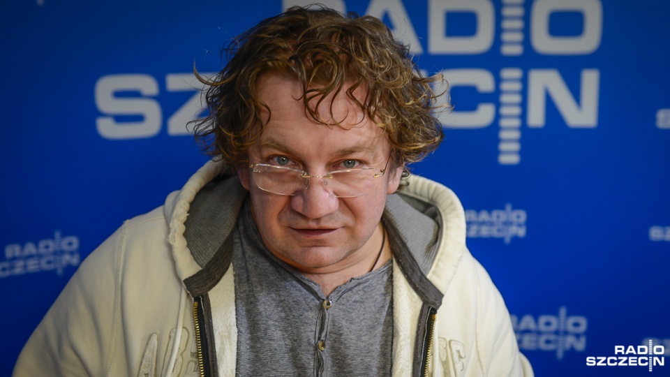 Paweł Królikowski jest aktorem i reżyser. Ostatnio wcielił się w rolę narratora w audiobooku "Filip", który jest emitowany na antenie Radia Szczecin. Fot. Jarosław Gaszyński [Radio Szczecin]