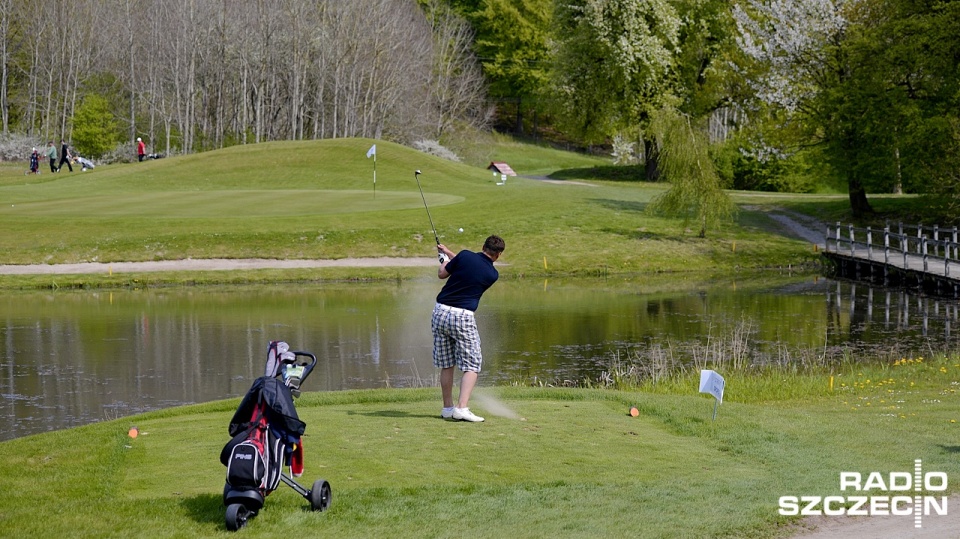 Zawody odbywają się na polach Binowo Park Golf Club. Fot. Jarosław Gaszyński [Radio Szczecin]