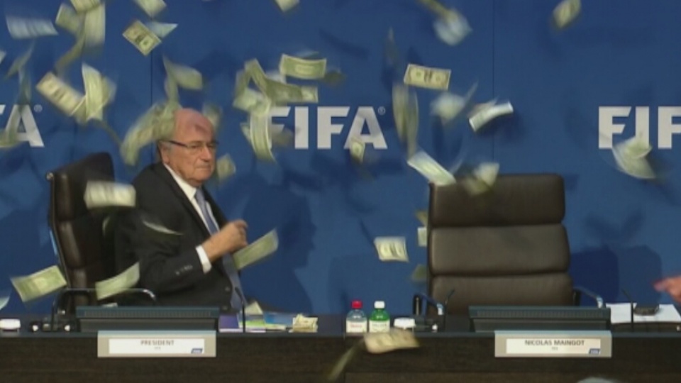 Sepp Blatter podał się do dymisji na początku czerwca. Fot. CNN Newsource/x-news