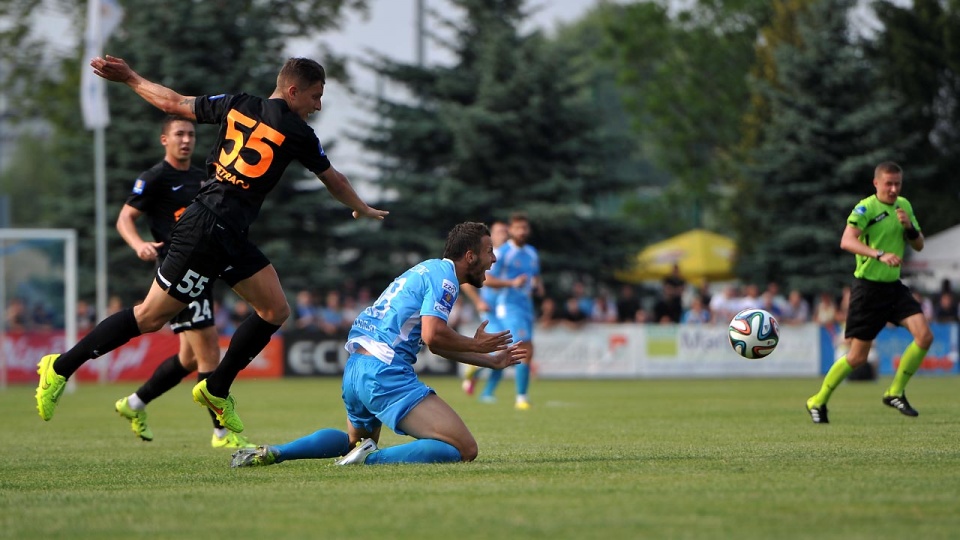 Piłkarze Błękitnych Stargard Szczeciński przegrali z Zagłębiem Lubin 2:4 w w 1/16 finału Pucharu Polski. Fot. Łukasz Szełemej [Radio Szczecin]