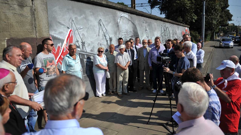 Mural przedstawiający historię Solidarności przy ulicy Kolumba w Szczecinie. Fot. Łukasz Szełemej [Radio Szczecin]