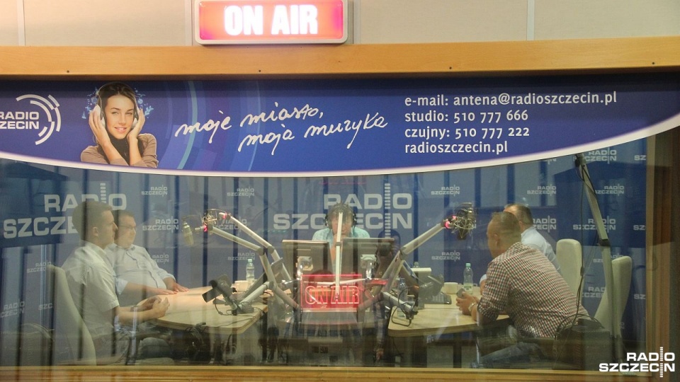 Szczecińscy politycy różnych opcji spierali się w niedzielnej "Kawiarence politycznej" o pomnik Lecha Kaczyńskiego w mieście. Fot. Piotr Kołodziejski [Radio Szczecin]