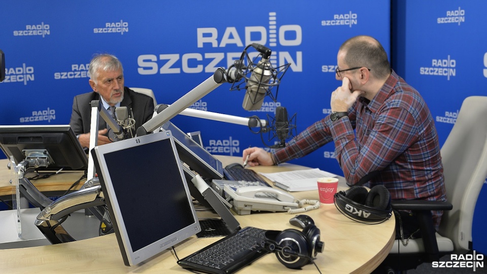 Zachodniopomorskie może przyjąć kilkuset uchodźców z Bliskiego Wschodu i Afryki - mówił w "Rozmowach pod krawatem" wojewoda zachodniopomorski, Marek Tałasiewicz. Fot. Piotr Rakowski [Radio Szczecin]