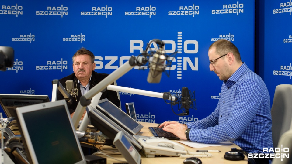 Kosmal mówił w porannych "Rozmowach pod krawatem", że obcokrajowcy masowo wykupują polską ziemię. Fot. Konrad Nowak [Radio Szczecin]