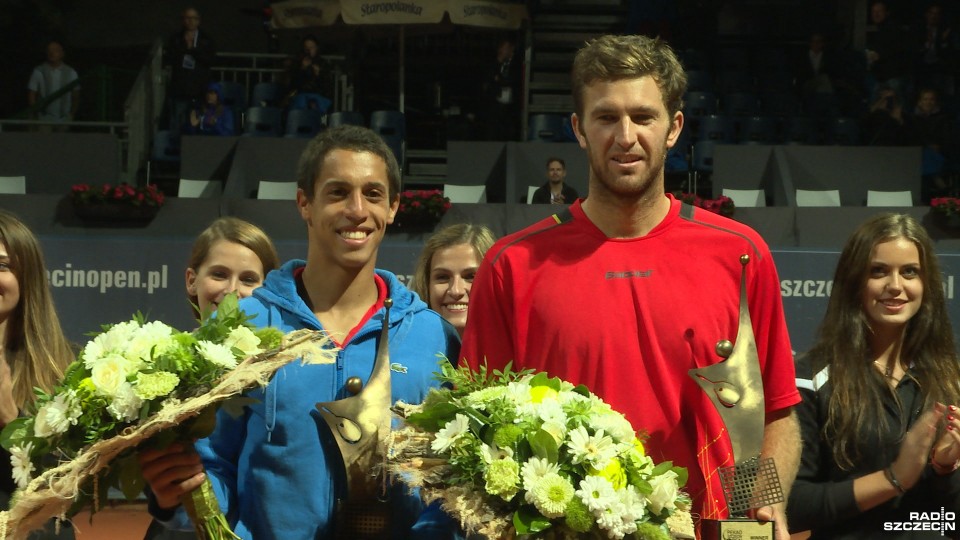 Zwycięzcy gry podwójnej tenisowego turnieju Pekao Szczecin Open - Tristan Lamasine i Fabrice Martin. Fot. Piotr Rakowski [Radio Szczecin]