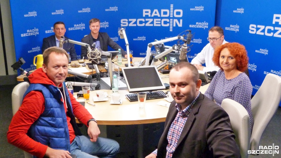 Goście "Kawiarenki politycznej" dyskutowali na temat radzenia sobie z uchodźctwem. Fot. Michał Król [Radio Szczecin]