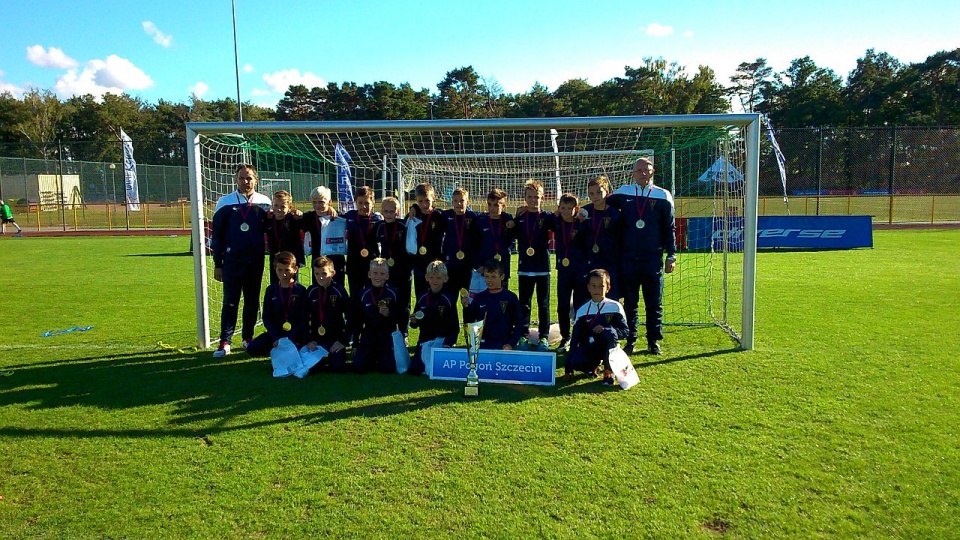 Młodzi piłkarze Pogoni Szczecin wygrali w Niechorzu 3. Ogólnopolski Turniej Football Cup Niechorze 2015. Fot. Archiwum prywatne