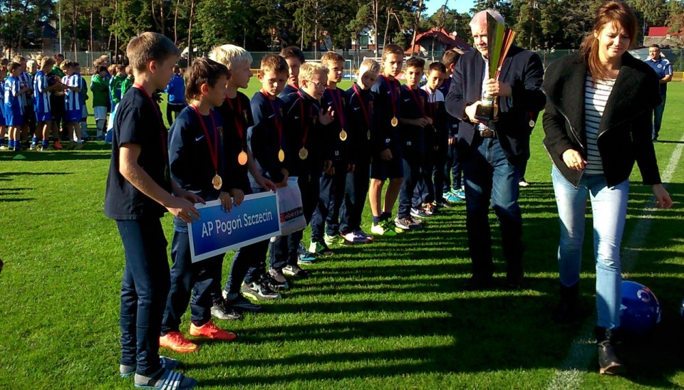 Młodzi piłkarze Pogoni Szczecin wygrali w Niechorzu 3. Ogólnopolski Turniej Football Cup Niechorze 2015. Fot. Archiwum prywatne