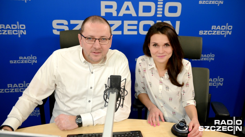 Wieczór wyborczy poprowadzą Natalia Skawińska i Tomasz Chaciński. Fot. Jarosław Gaszyński [Radio Szczecin]