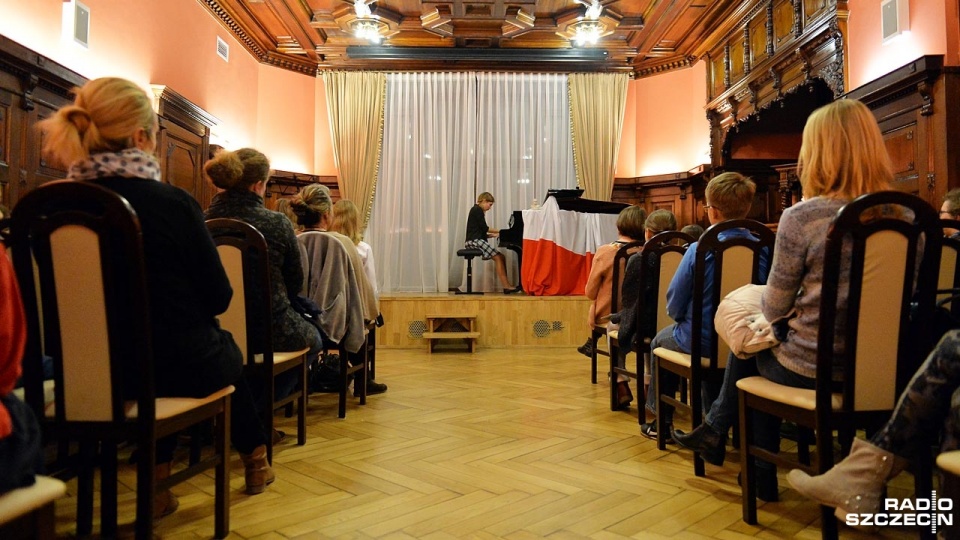 Koncert pieśni patriotycznych w ramach akcji pomocy Polakom mieszkającym na Litwie. Fot. Łukasz Szełemej [Radio Szczecin]