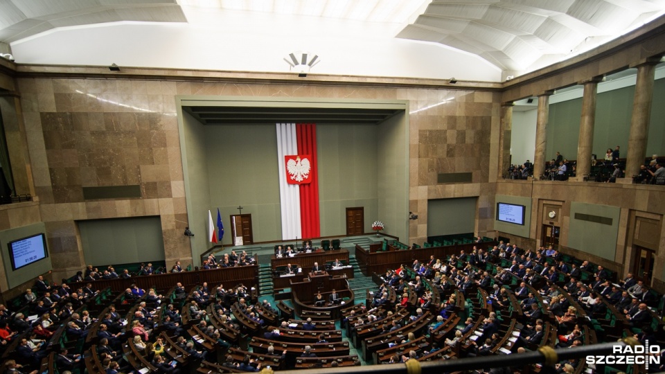 W ubiegłym tygodniu Sejm głosami PiS i Kukiz'15 uznał, że wybór pięciu sędziów dokonany przez Sejm poprzedniej kadencji - nie miał mocy prawnej. Nowi mają być wybrani w środę. Fot. Konrad Nowak [Radio Szczecin/Archiwum]