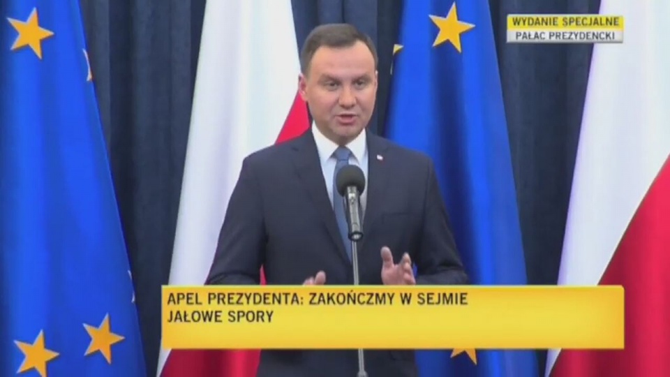 Nowelizacja ustawy o Trybunale Konstytucyjnym podpisana przez prezydenta. Zdaniem Andrzeja Dudy nowe prawo wzmocni rolę Trybunału. Fot. TVN24/x-news