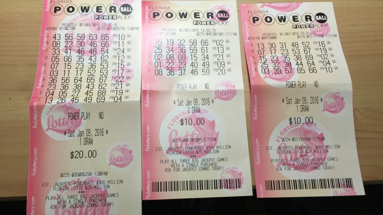 W amerykańskiej loterii Powerball do wygrania jest 550 milionów dolarów. Do rekordu jeszcze daleko, ale już ta kwota w świadomości mieszkańców Stanów Zjednoczonych staje się niewyobrażalna.