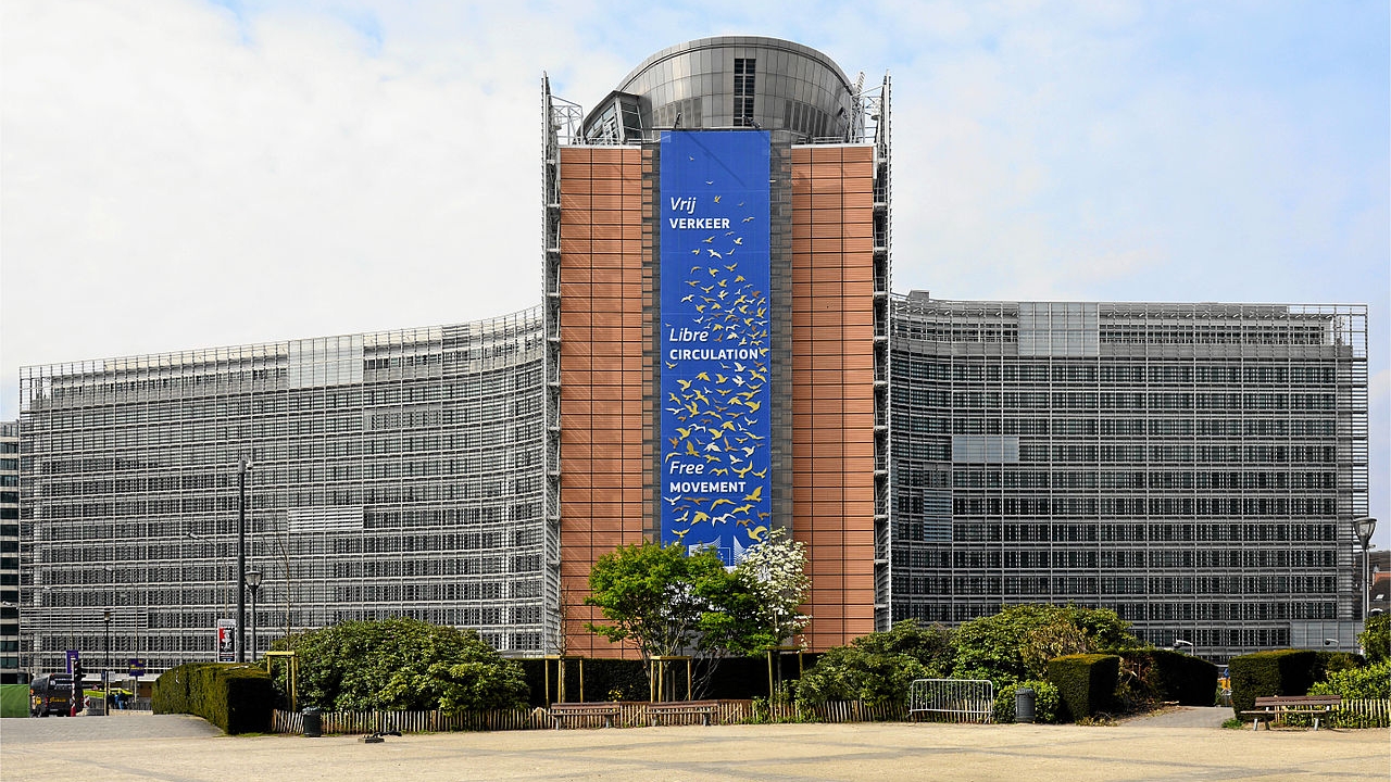 Unijni przywódcy zlecili Komisji Europejskiej zbadanie rynku gazu.