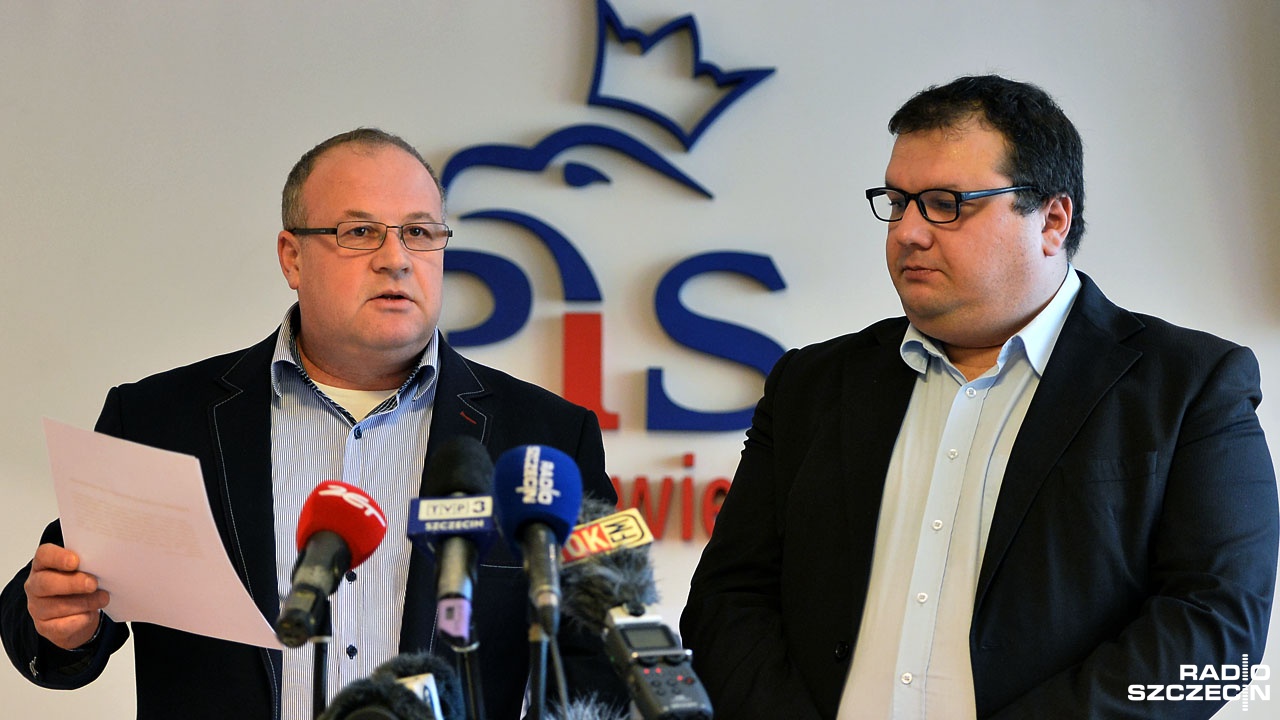 Prawo i Sprawiedliwość nadal liderem poparcia, ale partia Jarosława Kaczyńskiego traci zwolenników.
