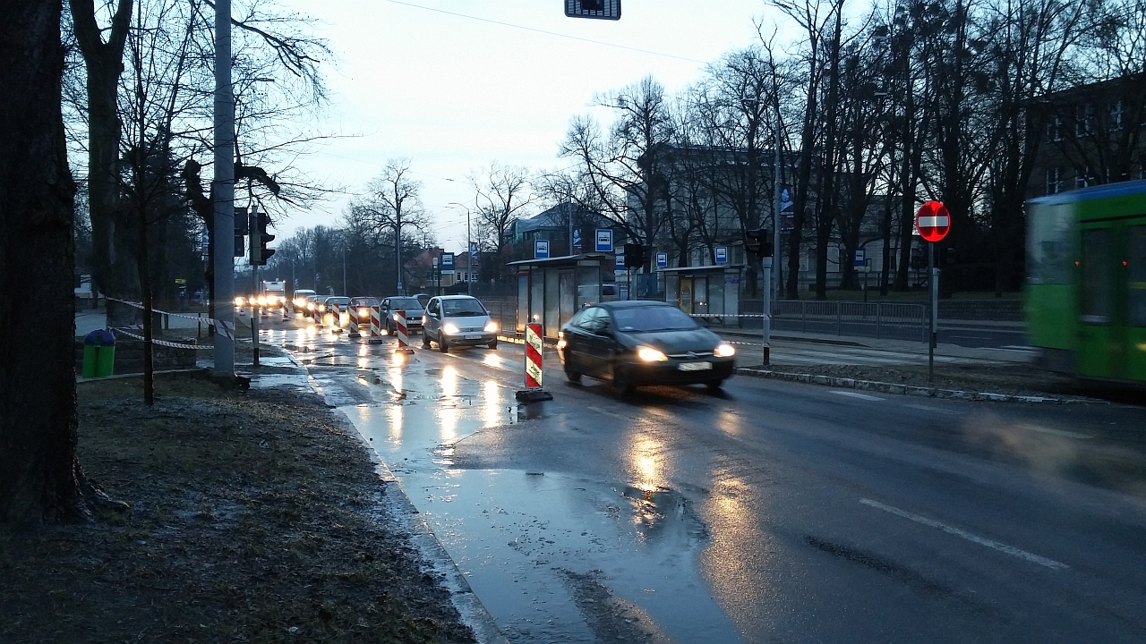 Jak poinformował nas Zakład Wodociągów i Kanalizacji, woda dociera już do pobliskiego liceum katolickiego i Przychodni Zdrowia przy skrzyżowaniu z Mickiewicza.