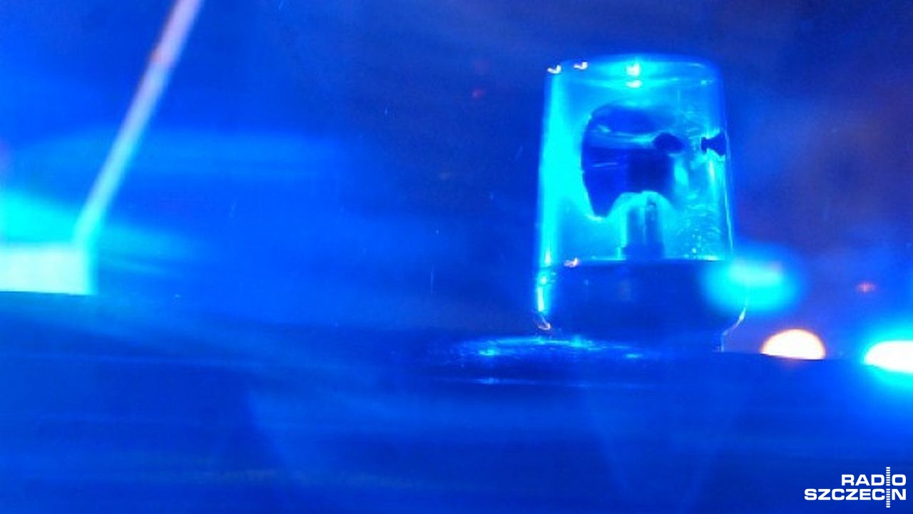 Niedaleko węzła S3 na drodze numer 122 przed godziną zderzyły się dwa samochody.