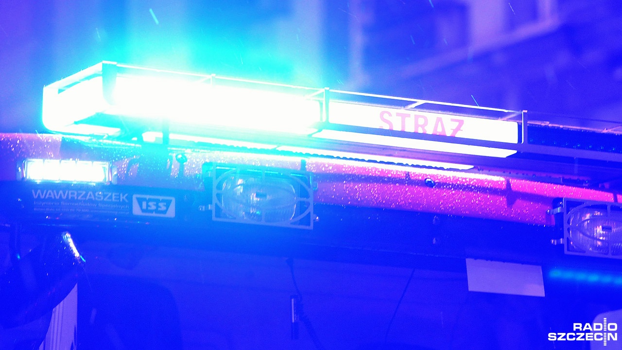 Ewakuacja w Mirosławcu w gminie Trzebiatów. Po godzinie 21 w dwupiętrowym budynku mieszkalnym zaczął ulatniać się gaz.
