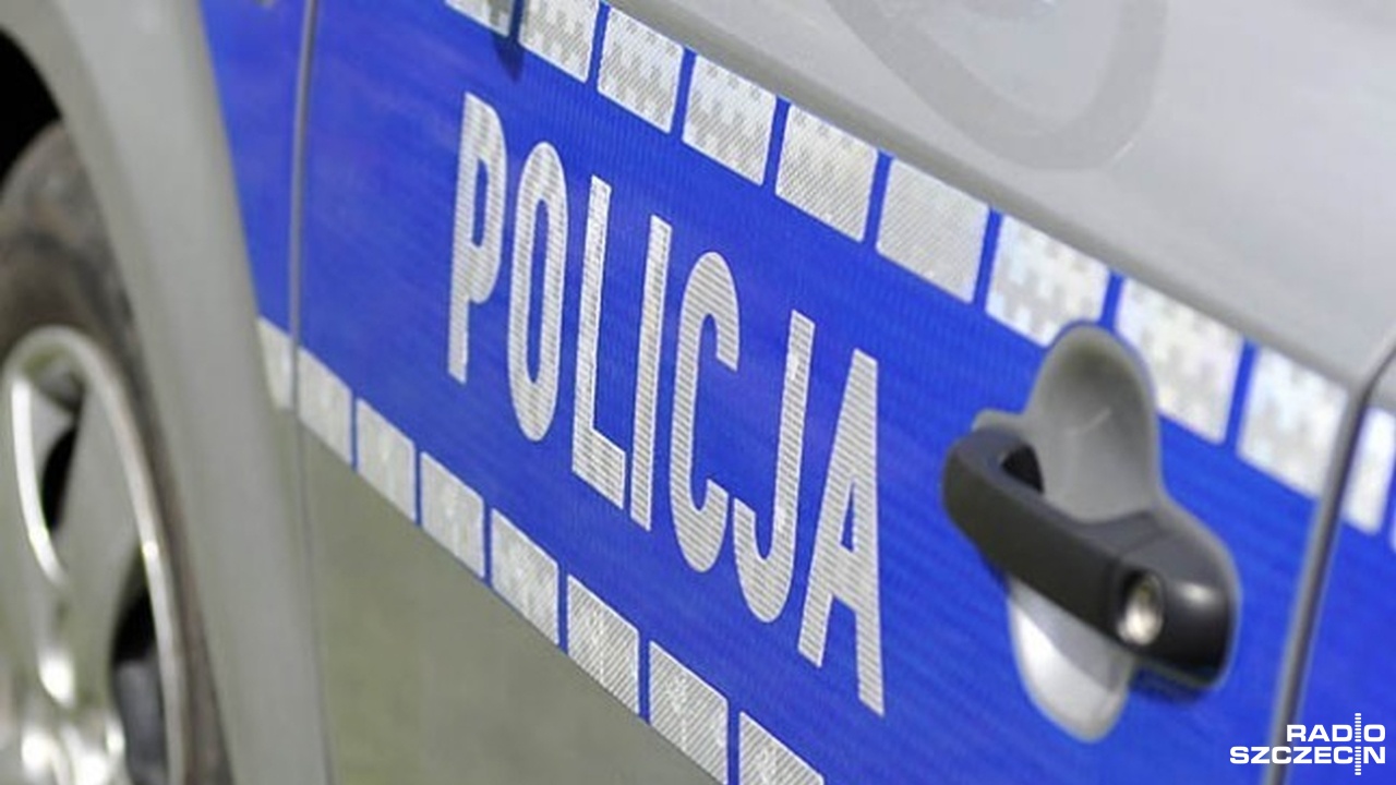 Cztery samochody zderzyły się na drodze krajowej nr 11. Do kraksy doszło w czwartek po południu w Mścicach, na odcinku między Koszalinem a Kołobrzegiem.