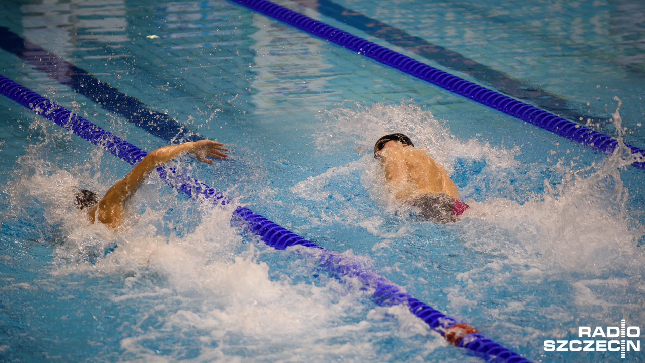 Dwa medale: złoty i srebrny zdobyli reprezentanci MKP Szczecin w pierwszym dniu Mistrzostw Polski w pływaniu na basenie 50-metrowym w Lublinie.