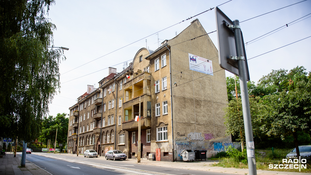 Przez kilka lat walczyli o to w sądach - w przyszłym miesiącu pierwsi najemcy z kamienicy przy ulicy Nocznickiego w Szczecinie dostaną oferty wykupu mieszkań.