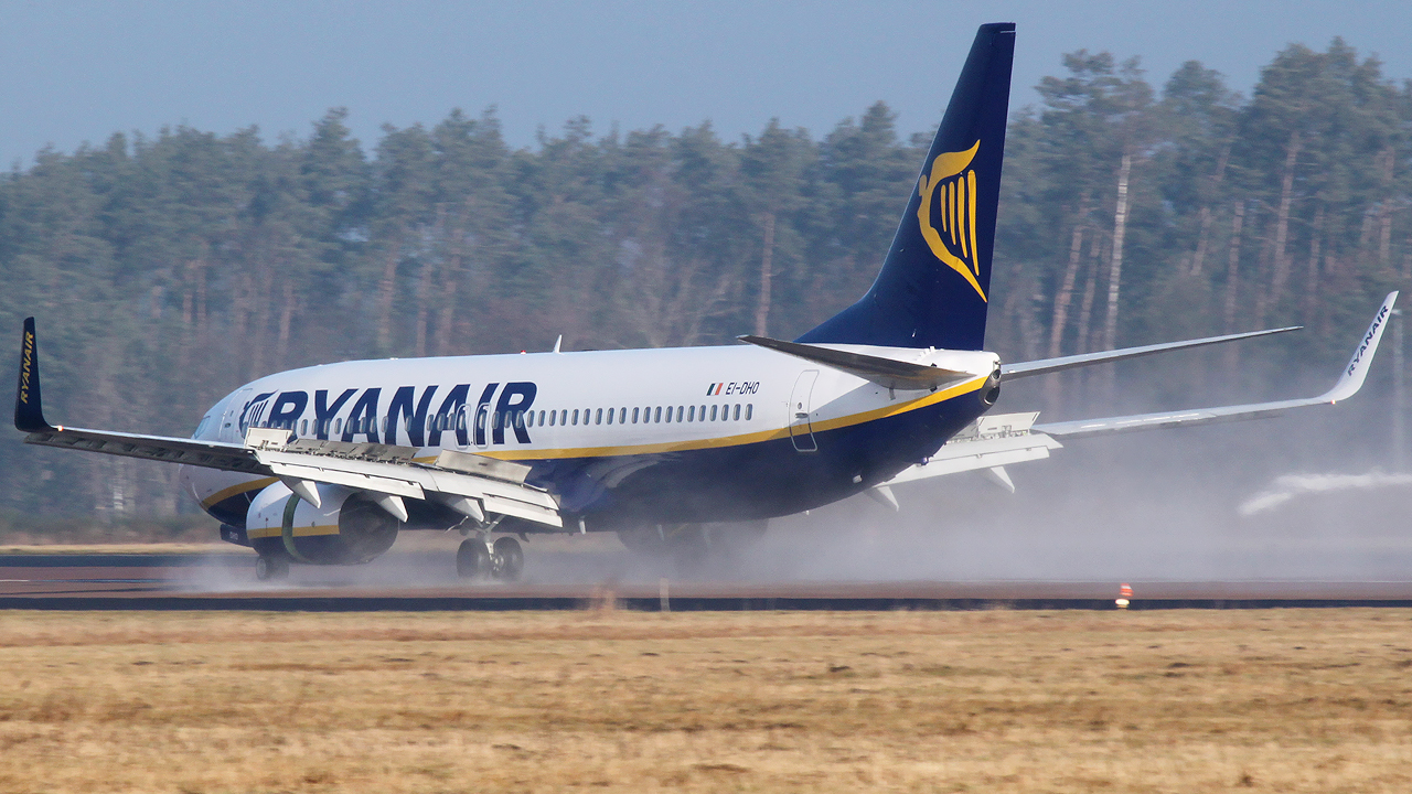 Od wtorku rusza nowe połączenie linii Ryanair. Pierwszy samolot z Edynburga do Goleniowa doleci o 22:05.