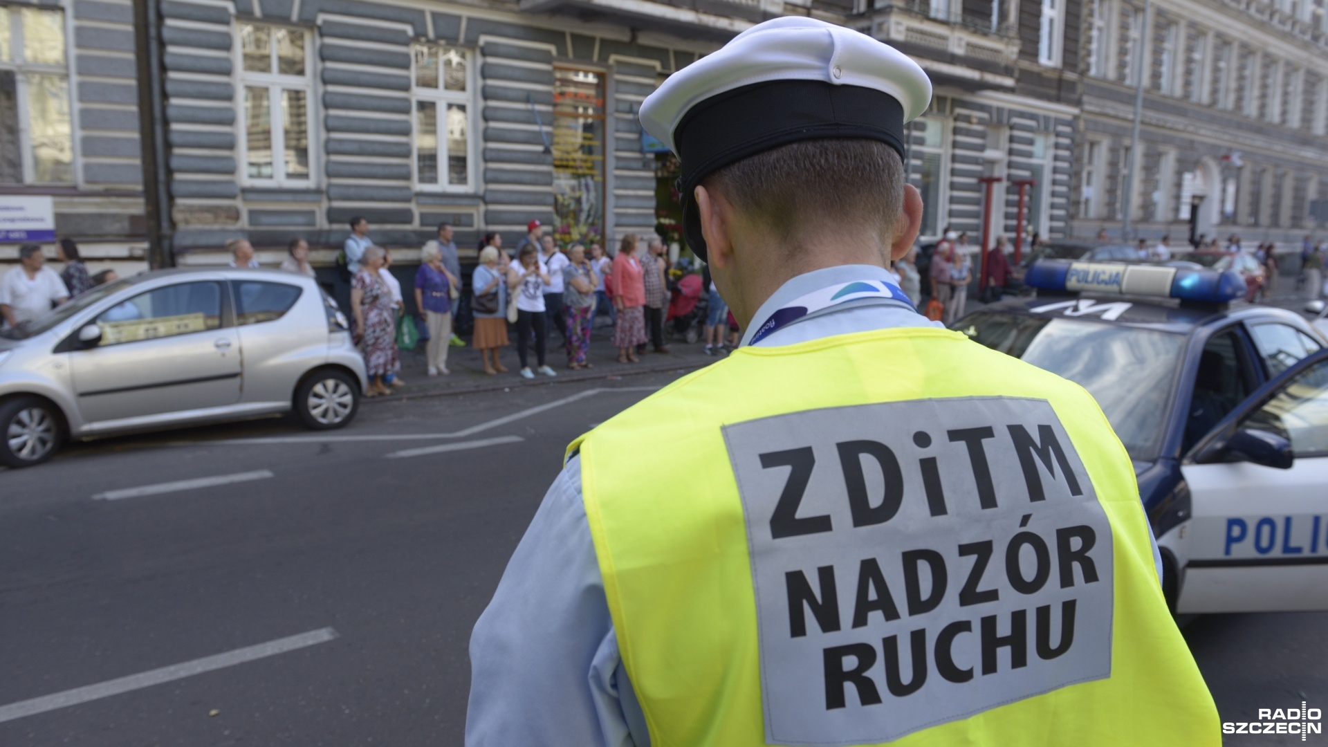 W potężnym sięgającym trzech kilometrów korku stoją kierowcy podróżujący z prawobrzeża w kierunku centrum Szczecina. Skończyły się za to problemy z komunikacją miejską.