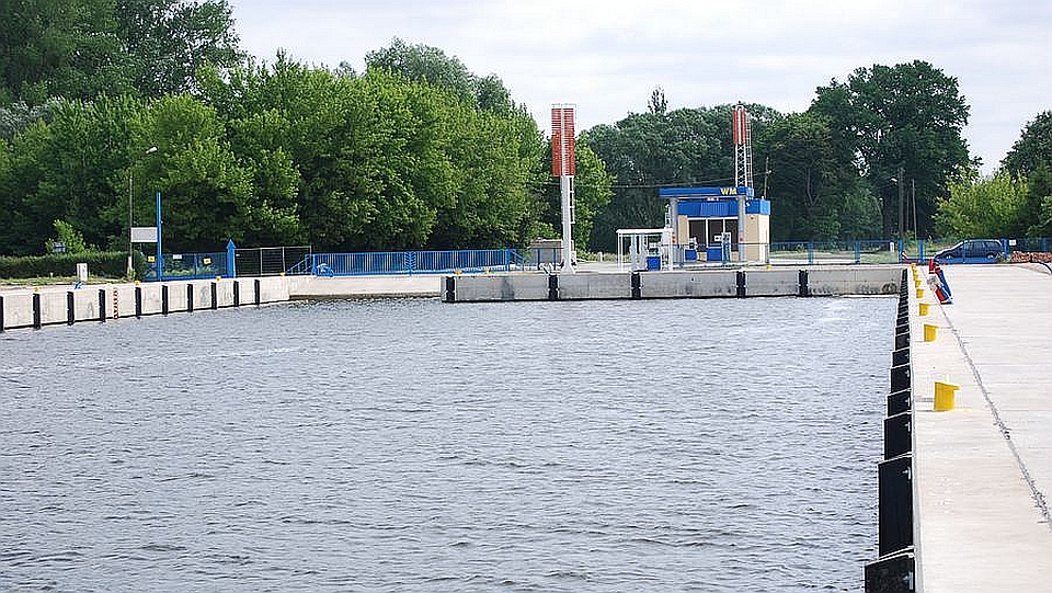 Tory do portów w Policach i Stepnicy będą pogłębione. Zachodniopomorski Urząd Marszałkowski przekazał we wtorek dofinansowanie na to zadanie Urzędowi Morskiemu w Szczecinie.