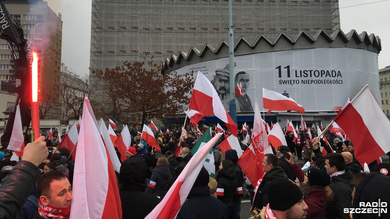 Marsz Niepodległości 2016 na ulicach Warszawy. Fot. Kamil Nieradka [Radio Szczecin/Archiwum]