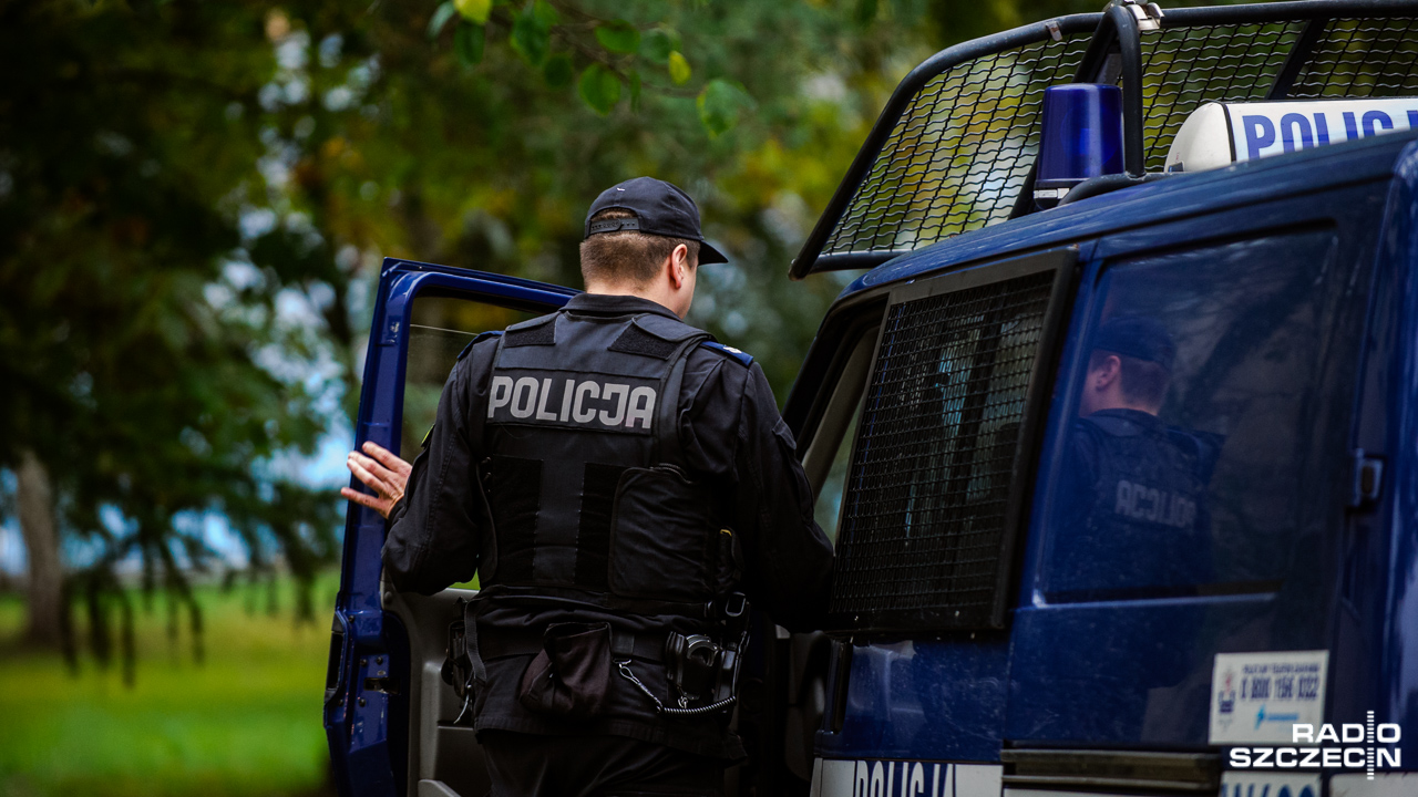Świnoujscy policjanci zatrzymali 22-latka, który ukradł swojej babci telewizor. Do zdarzenia doszło kilka dni temu.