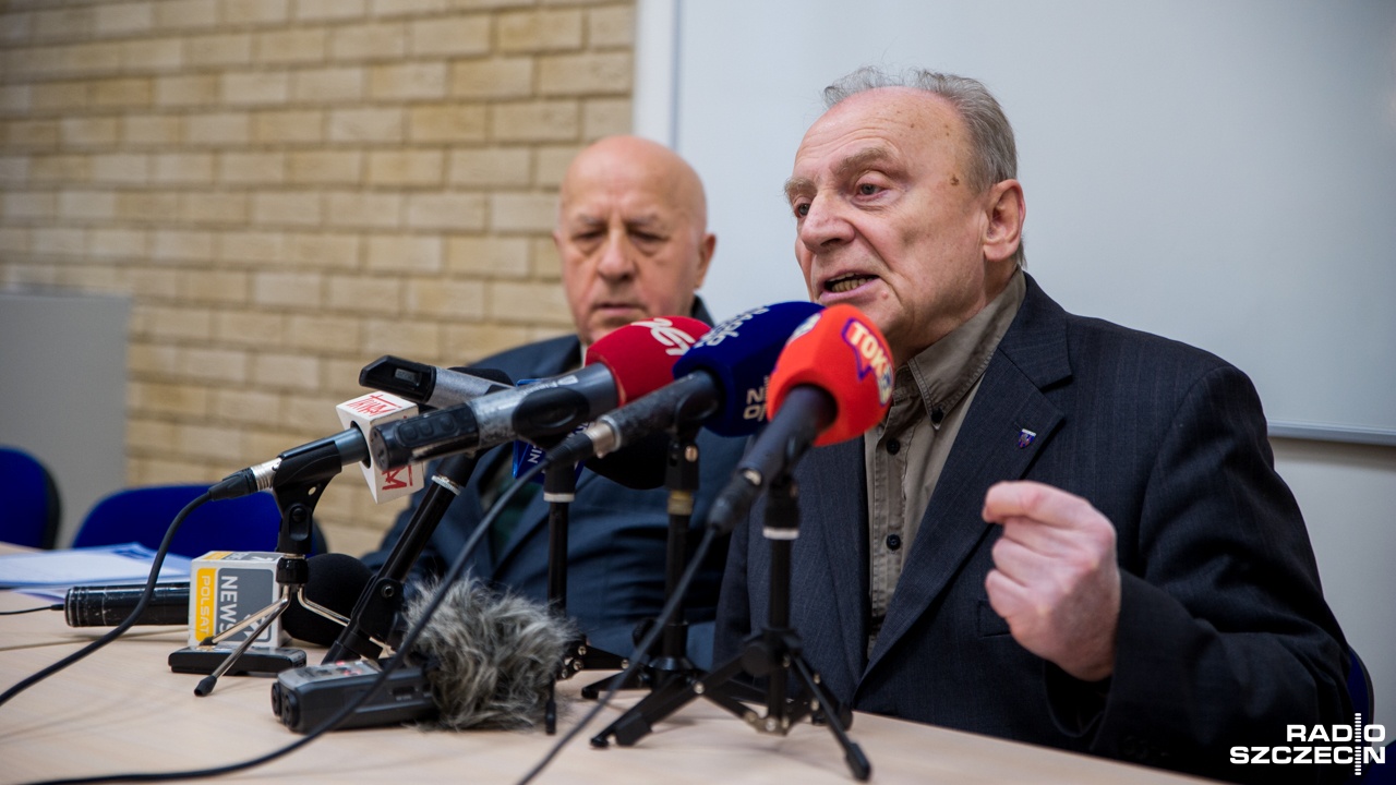 Część funkcjonariuszy Milicji Obywatelskiej zbuntowała się tuż przed wprowadzeniem stanu wojennego w Polsce. Domagali się wolnych związków zawodowych i przeprowadzili strajk głodowy.