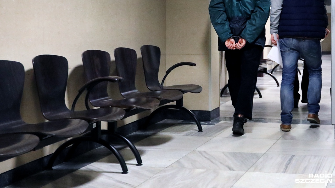 Były szef Wywiadu Gospodarczego w Szczecinie, którego zadaniem była walka z korupcją wśród urzędników skarbowych, został zatrzymany pod zarzutem... korupcji. Wraz z nim zarzuty usłyszało 10 innych osób - urzędnicy i biznesmeni.